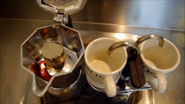 Bialetti Brikka vs Mini express brewing смотреть онлайн