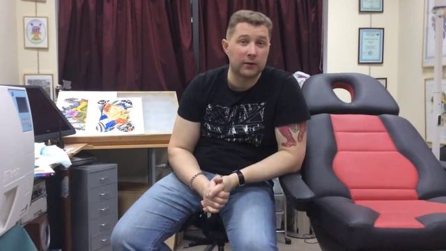 Сплит языка. Девушка схватила язык парня во время поцелуя. Ее язык как у Чужого. смотреть онлайн