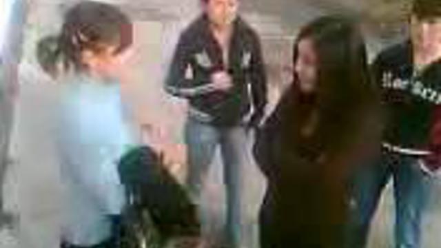 избиение,женский пол