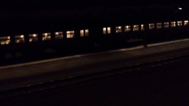 Вечерняя электричка ЭД2Т.The Russian trains. Evening ED2T. смотреть онлайн