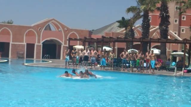 Crazy pool game Mega Saray смотреть онлайн