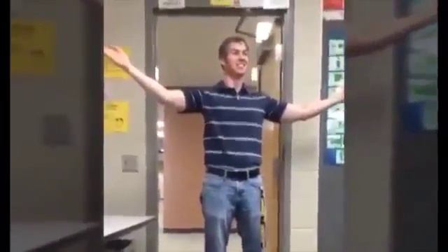 Ежедневное приветствие учителя испанского языка смотреть онлайн