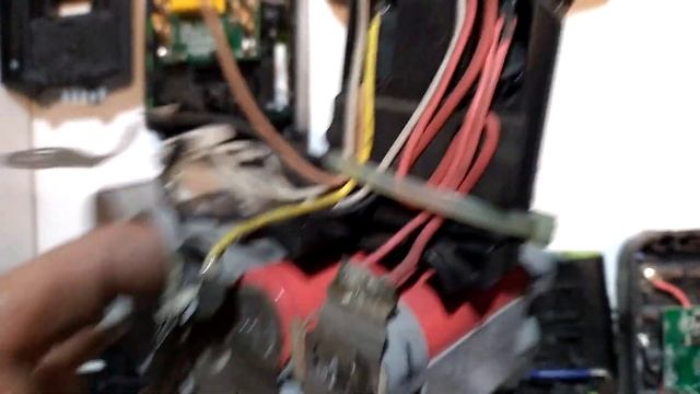 Не покупайте не оригинальные Li-on Акб для брендовых шуруповертов смотреть онлайн