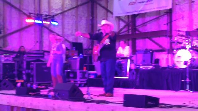 Cherish Lee & father Johnny Lee sing Yellow Rose of Texas смотреть онлайн