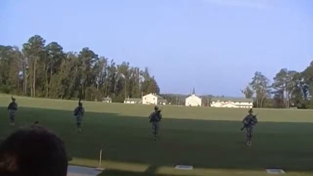 Tactical Squad Demonstration at Basic Combat Training Graduation Ceremony смотреть онлайн