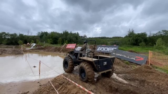 Большая Битва Вездеходов 2023: Какой болотоход круче? День 1 смотреть онлайн