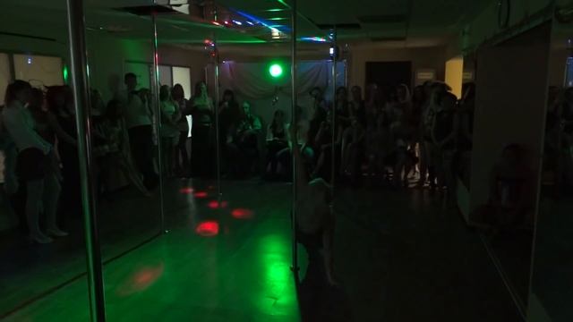 Стрип-дэнс Анна смотреть онлайн