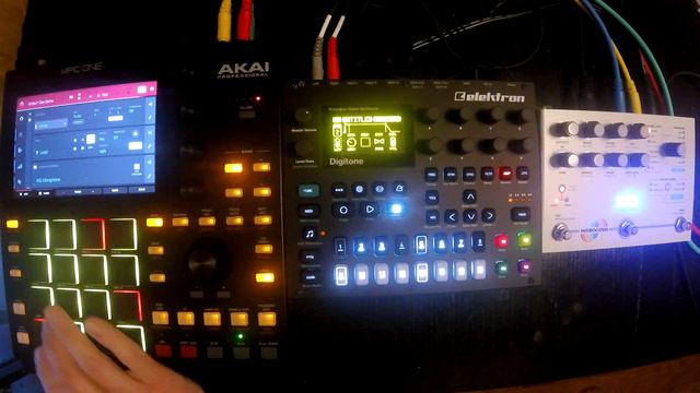 MPC ONE + DIGITONE + MICROCOSM... CHILLHOP смотреть онлайн