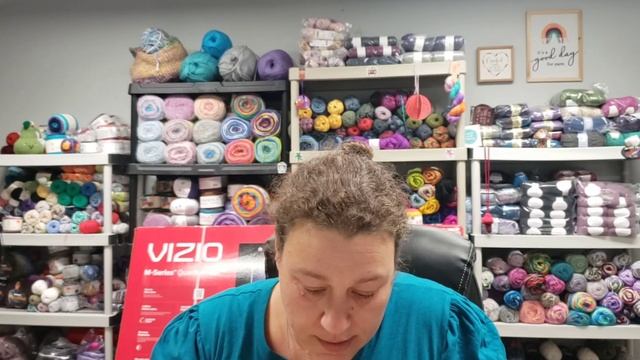The Couch Crocheter Ep.124. Curtain Mail that made me cry! смотреть онлайн
