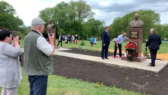 открытие памятника маршалу Баграмяну смотреть онлайн