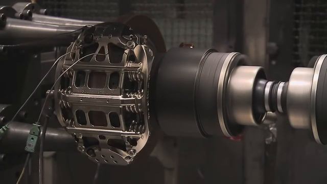 Испытание тормозов Brembo на скорости 300 км⁄ч смотреть онлайн