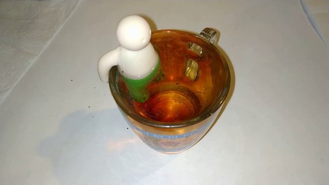 Ускоренная съемка заваривания чая :) + человечек для заварки чая смотреть онлайн