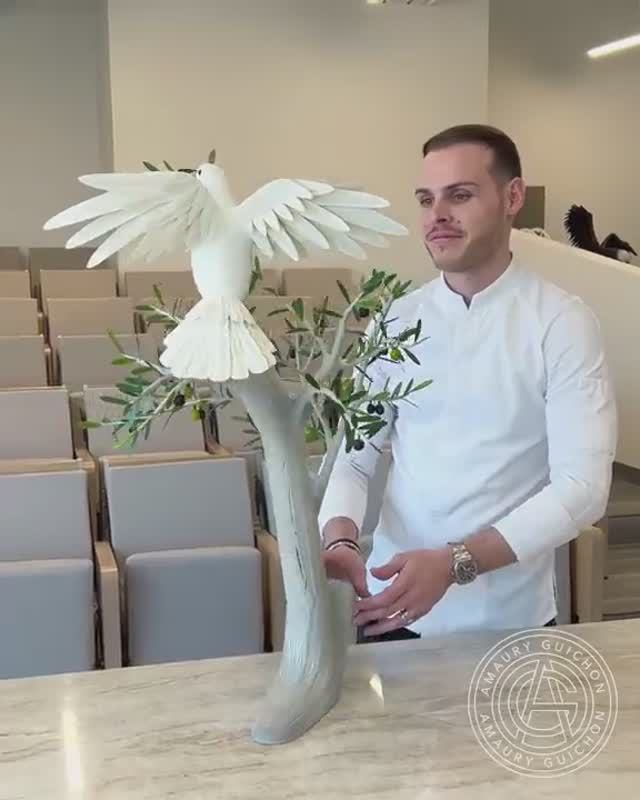 (7) Chocolate Dove! (@AmauryGuichonChef)