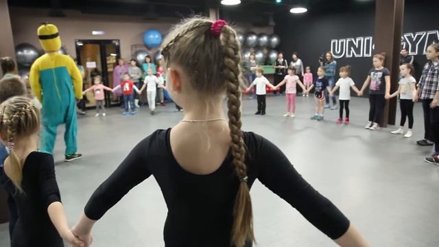 Minion's party в UNI-GYM Терновка смотреть онлайн