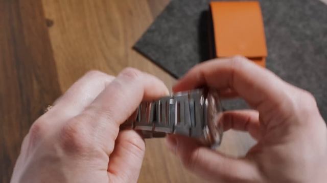I See What You Did There .. | Girard-Perregaux Laureato 42 Review смотреть онлайн