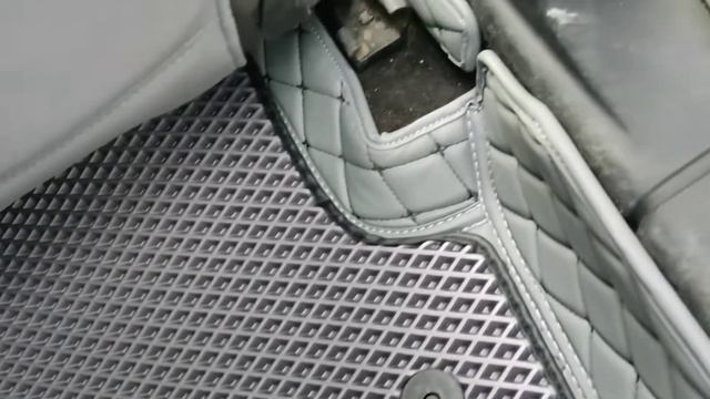 Skoda Octavia пошив авточехлов и 3D ковриков из экокожи. смотреть онлайн