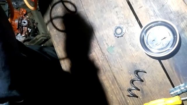 Замена иглы в карбюраторе бензопилы