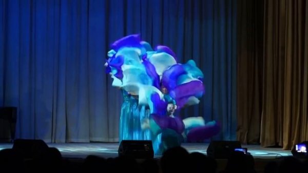 Танец с веерами-вейлами...."Музыка ветра".