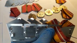 Наматываем муаровую ленту на наборную медальную колодку на 5 медалей