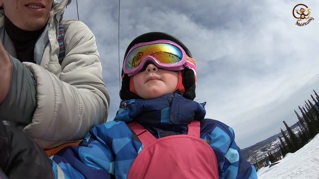 Дети и снегоход, снежные машины. МанкиТайм в Шерегеш смотреть онлайн
