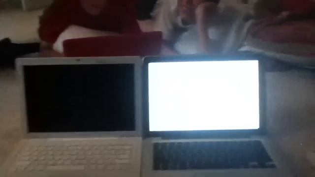MacBook Pro (2011) vs. MacBook (2008) Startup Time Comparis смотреть онлайн