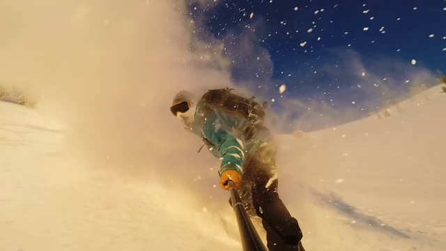 Райан Круз спускается на сноуборде с гор смотреть онлайн