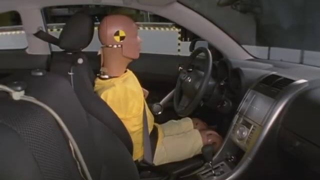 2009 Scion tC side IIHS crash test смотреть онлайн
