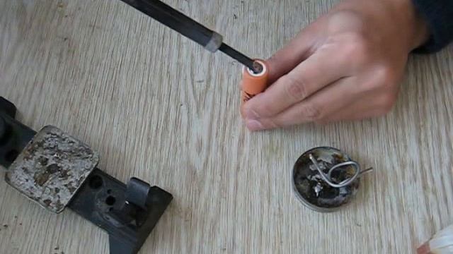 Лужение контактов Li ion аккумуляторов