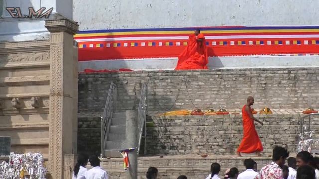 34 Возле ступы Воинственный жук Кокроч Шри Ланка Анурадхапура Sri Lanka Куда поехать смотреть онлайн
