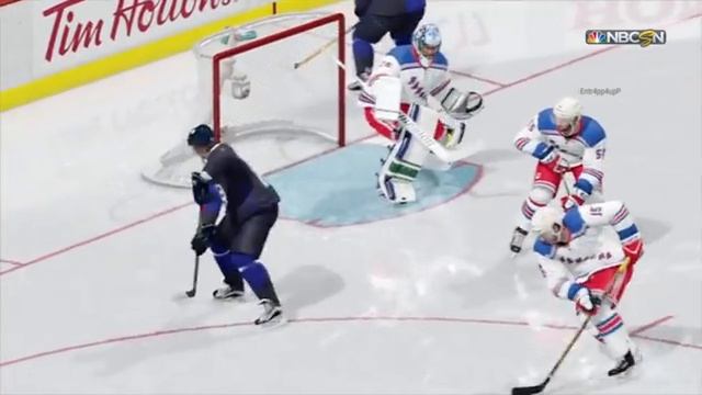 ВРАТАРЬ СБЕЖАЛ?!! Нереальный баг в NHL17 смотреть онлайн