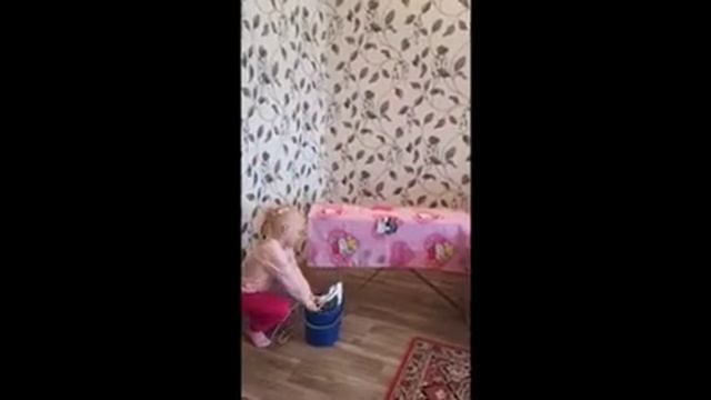 Если сломался утюг, то не выбрасывай сломанный электроприбор!!! смотреть онлайн