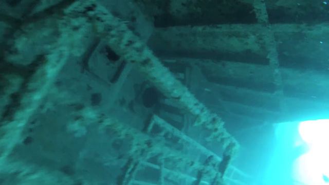 Diving on the USS Vandenberg смотреть онлайн