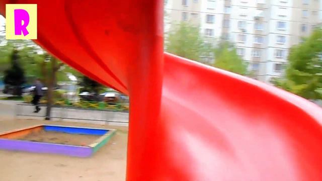 ДЕТСКАЯ ПЛОЩАДКА Вова и Рома играют на детской площадке Развлечение Playground Forchildren HappyRom