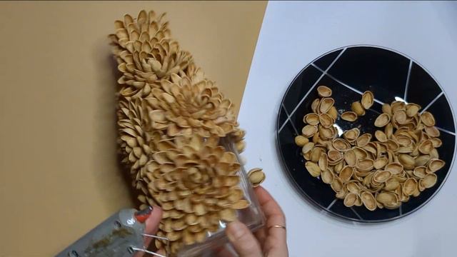 Как сделать вазу из стеклянной бутылки / DIY waste glass bottle decoration смотреть онлайн