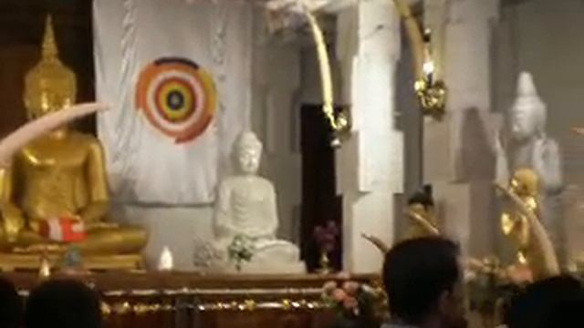 Inside of Sri Dalada maligawa смотреть онлайн