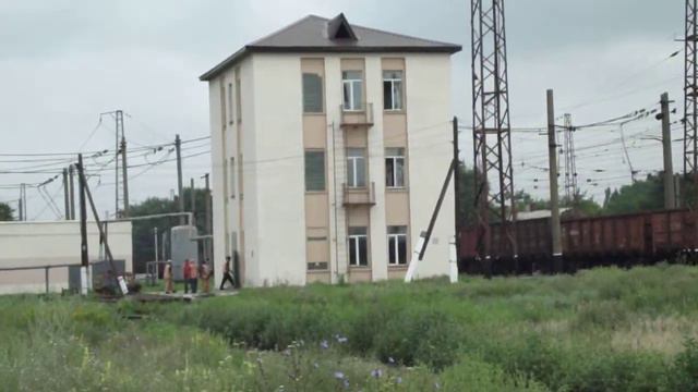 грузовой поезд проходит ст. авдеевка.AVI смотреть онлайн