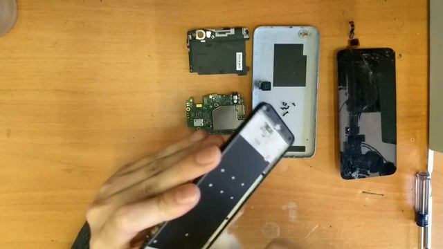 Xiaomi Redmi 5A Замена дисплея смотреть онлайн