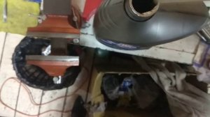 Полусинтетическое трансмиссионное масло Лукойл 75W90 не для севера.