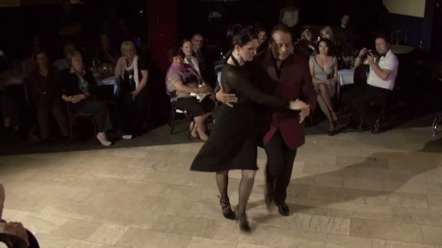 Hernán Toledo & Anita Fiferna - Tanz "Queriendo" Tango by Hernan Toledo смотреть онлайн