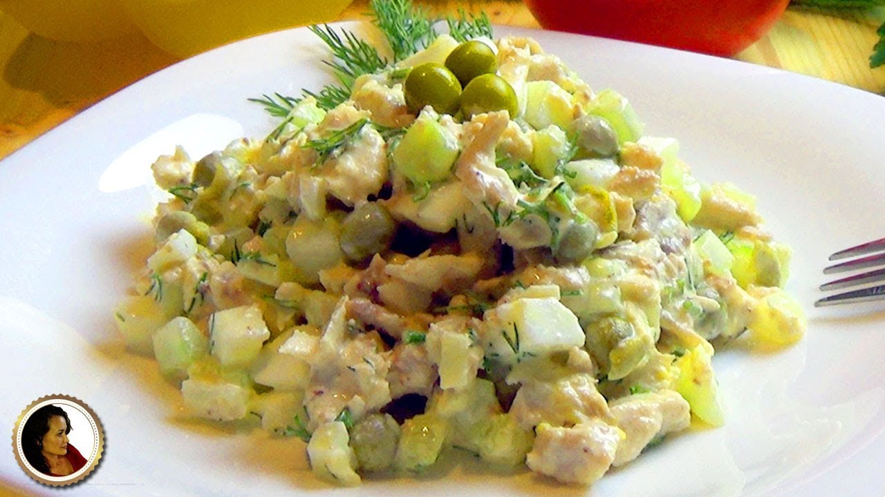 Легкий белковый салат с курицей яйцом и огурцом смотреть онлайн