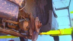 Ускоренная замена передних тормозных дисков и колодок на Опель Астра H