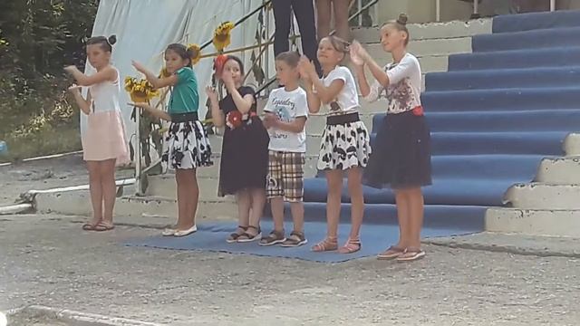 В ланере Сокол. Танец . Раз ладошка, 2 ладошка.... смотреть онлайн
