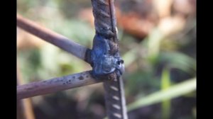 Сварка элементов каркаса фундамента