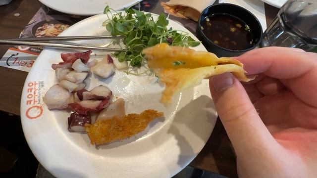 Безлимитный буфет за 1500 руб в Южной Корее / Обзор Qoo Qoo Sushi Buffet в Южной Корее смотреть онлайн