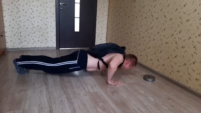 Продолжаю тренировки без спортзала , отжимания 3 третий месяц Челлендж  для начинающего ЗоЖника