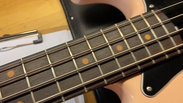 2018 Fender Limited Edition American Pro Jazz J Bass Shell Pink All Rosewood Neck смотреть онлайн