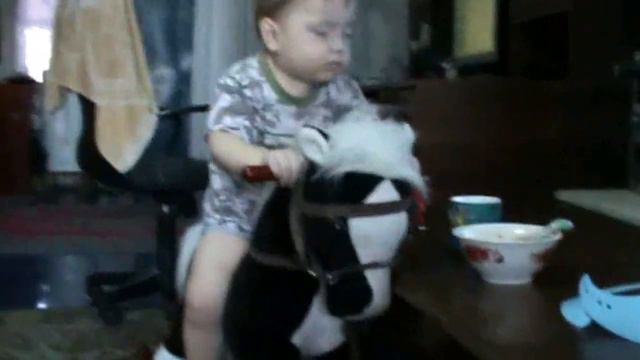 Арсений Юртайкин засыпает верхом на коне смотреть онлайн