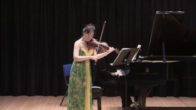 GaHyun Cho and Dina Vainshtein plays Tchaikovsky Melodie (SiMon) смотреть онлайн