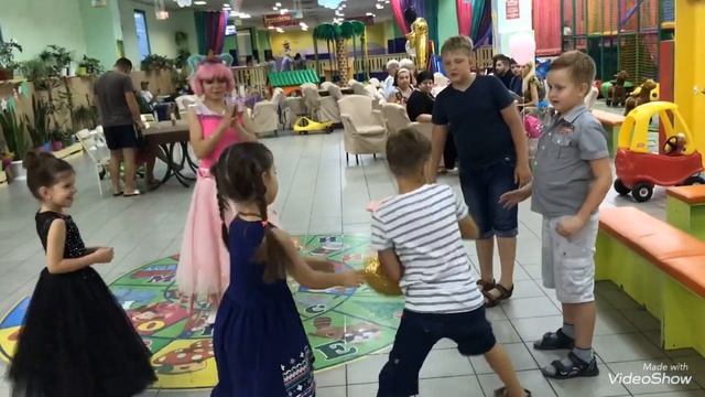 ДЕНЬ РОЖДЕНИЯ ВИКУЛИ 7 лет.ДЕТСКИЙ РАЗВЛЕКАТЕЛЬНЫЙ ЦЕНТР"ВУЛКАН".ДОНЕЦК.
Аниматоры.ЕДИНОРОЖКА.ДНР. смотреть онлайн