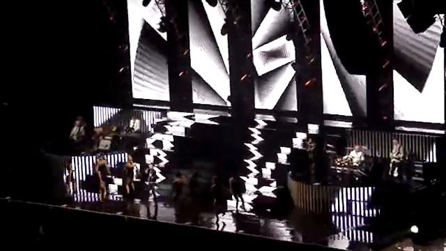 Stephen Gately performs All the Single Ladies by Beyonce смотреть онлайн